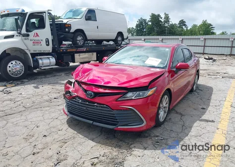 2023 Toyota Camry Le z USA, uszkodzony, nr VIN 4T1R11AK2PU121962